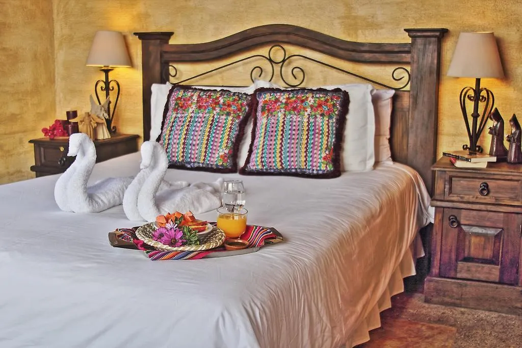 ***  Hotel Casa Del Parque By Ahs Antigua Guatemala
